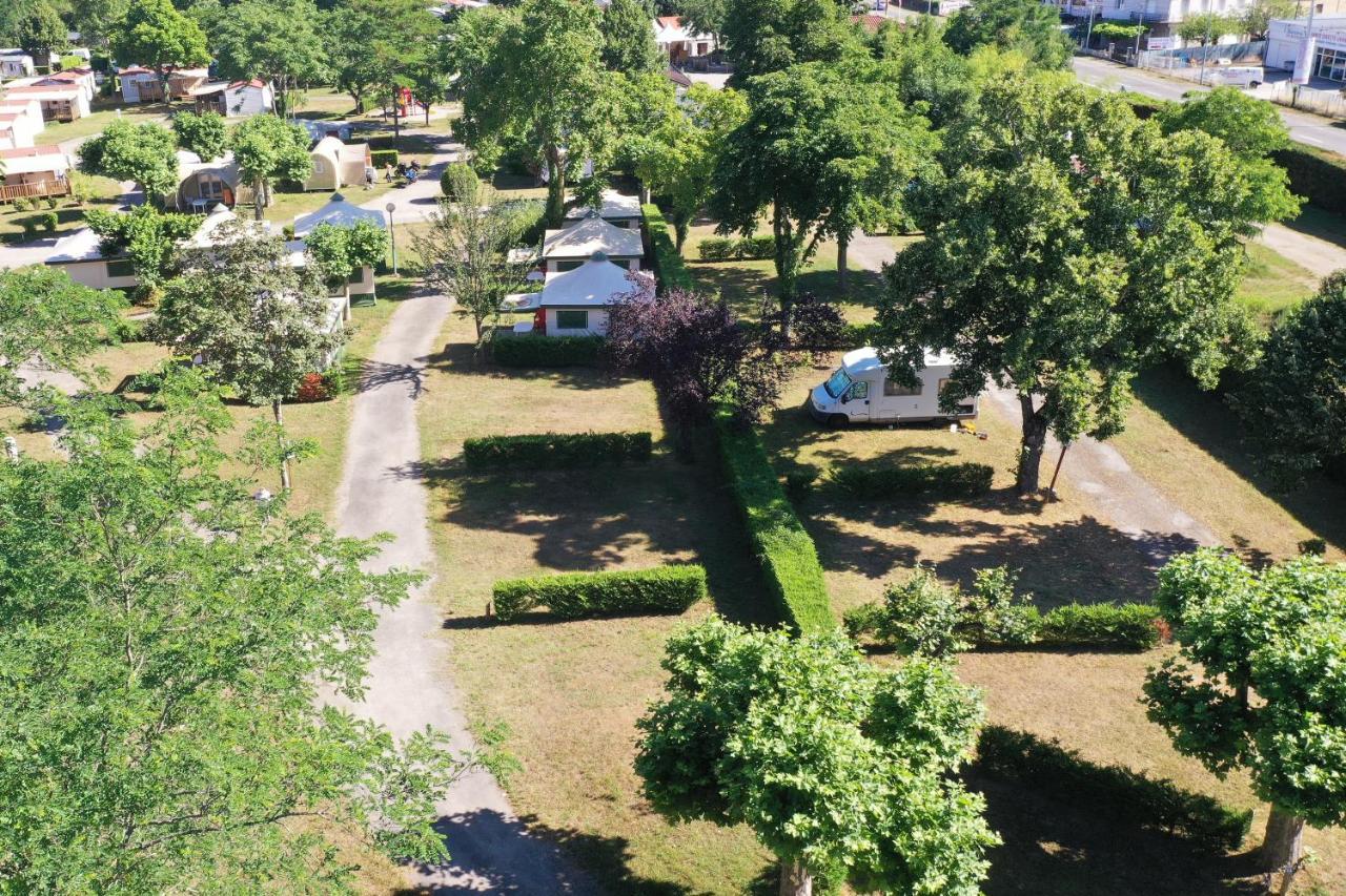 Camping Du Lac 푸아 외부 사진